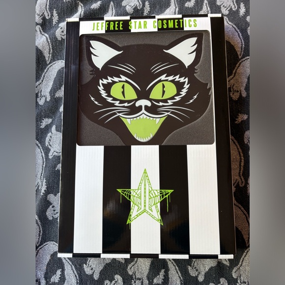 πββ¬βοΈπββ¬ JEFFREE STAR NINE LIVES GLOW HAND MIRROR πββ¬βοΈπββ¬ NWT πββ¬βοΈπββ¬ - Picture 1 of 16